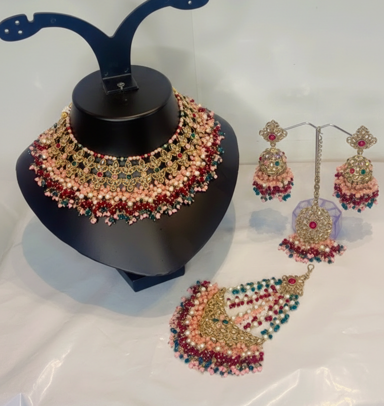 Beautiful necklace set