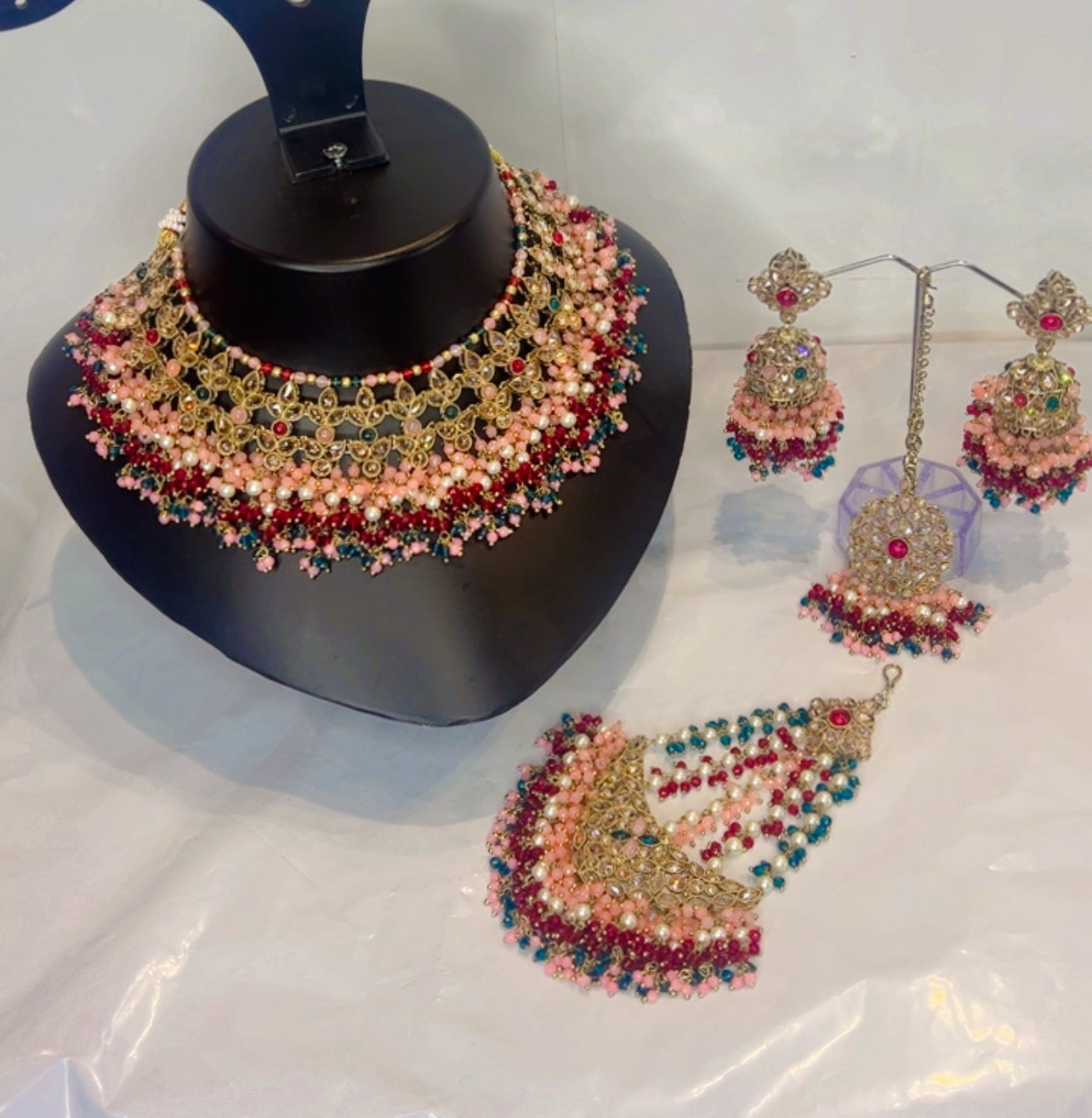 Beautiful necklace set