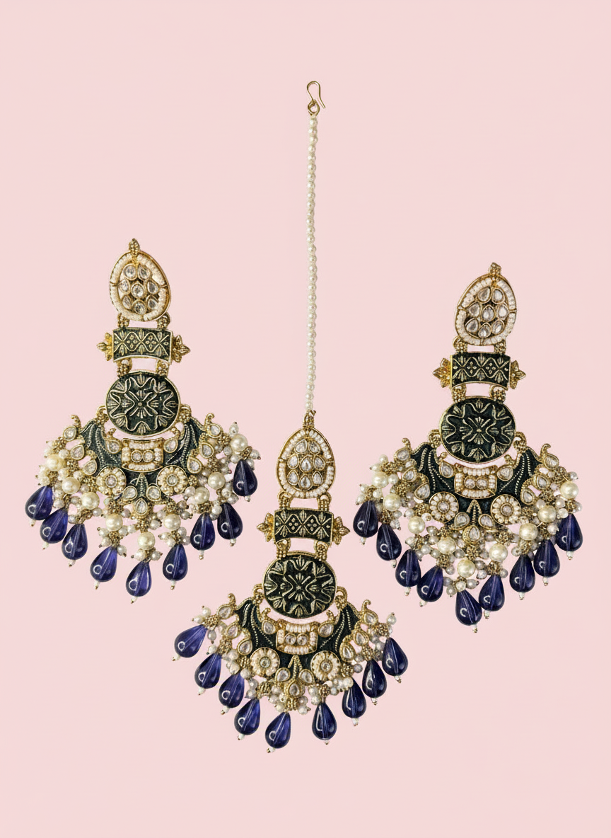 Obersized earings with tikka