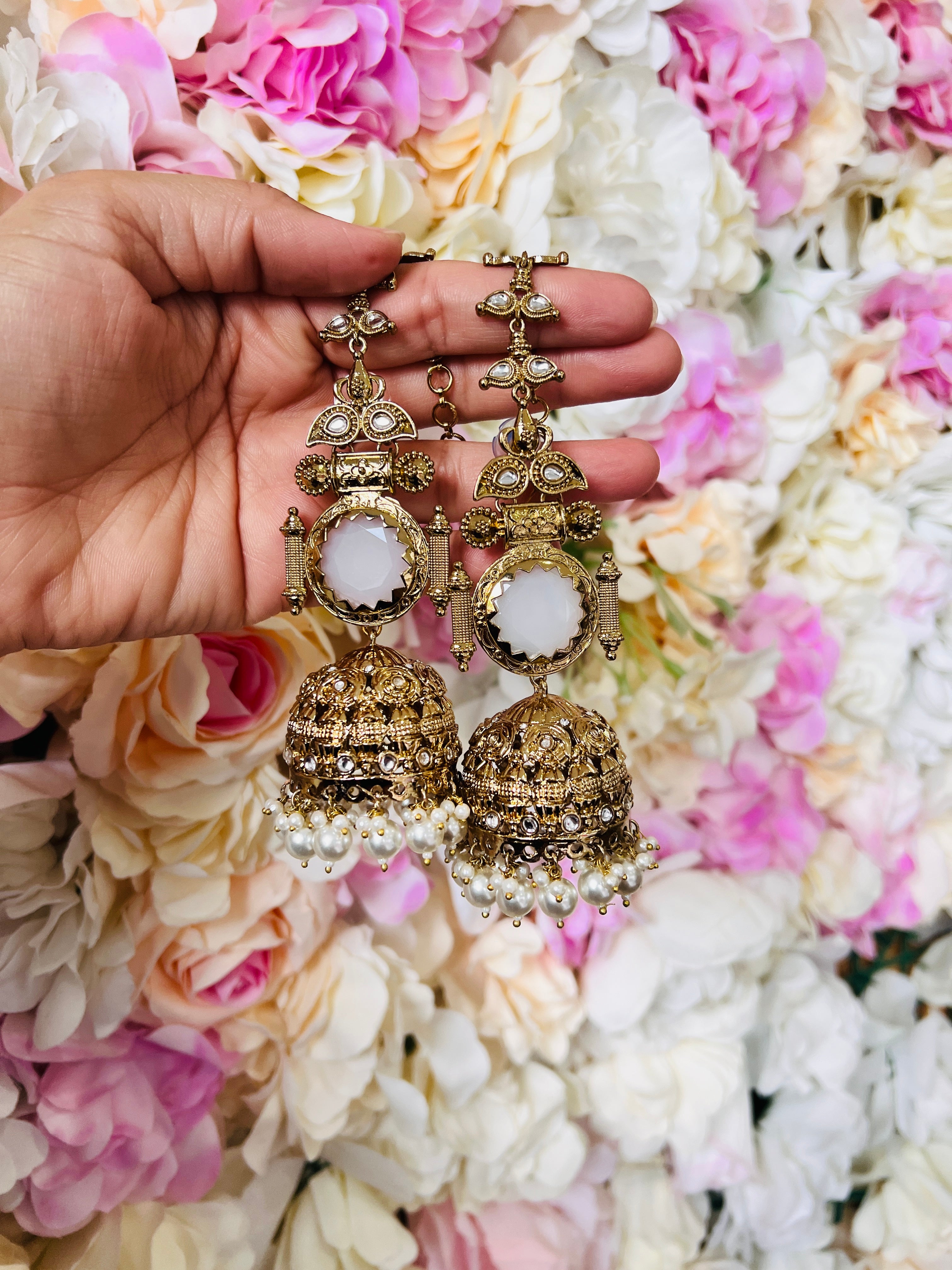 Earings with earings