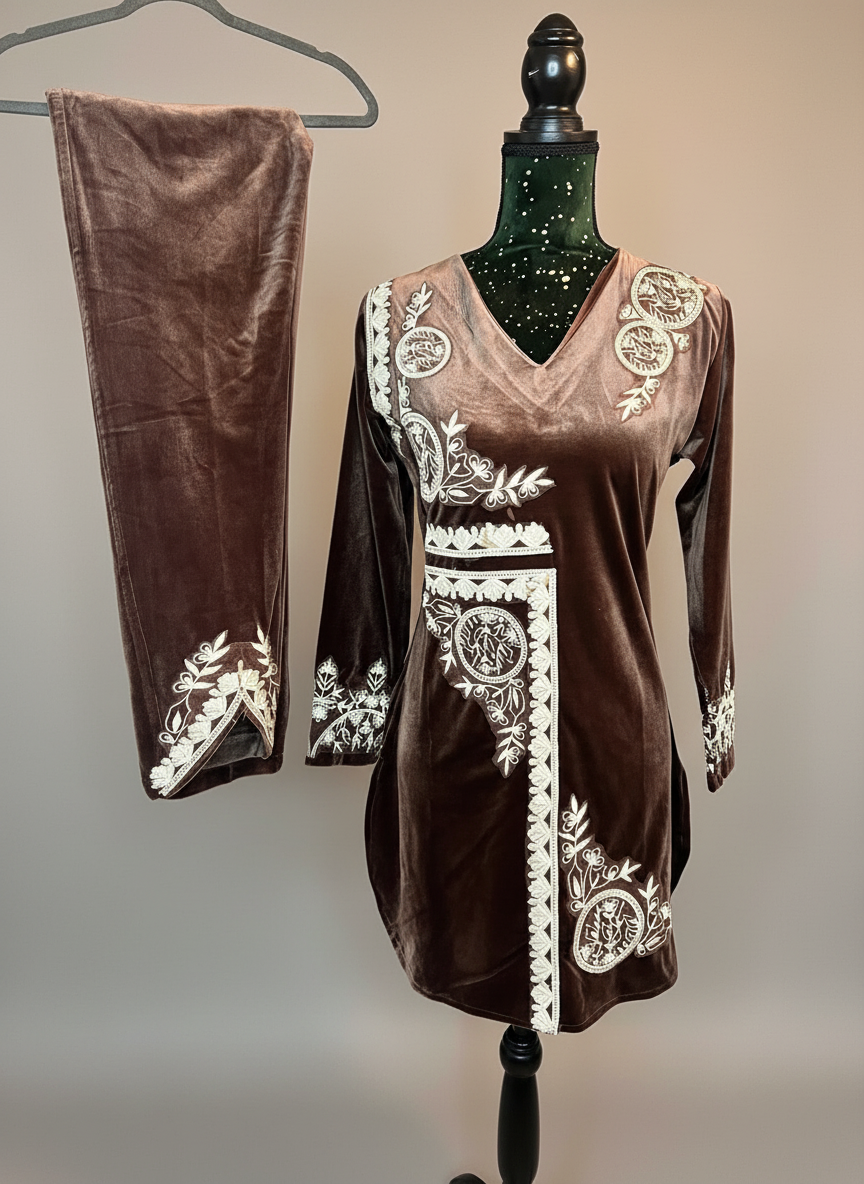 Codeset with tulip trouser